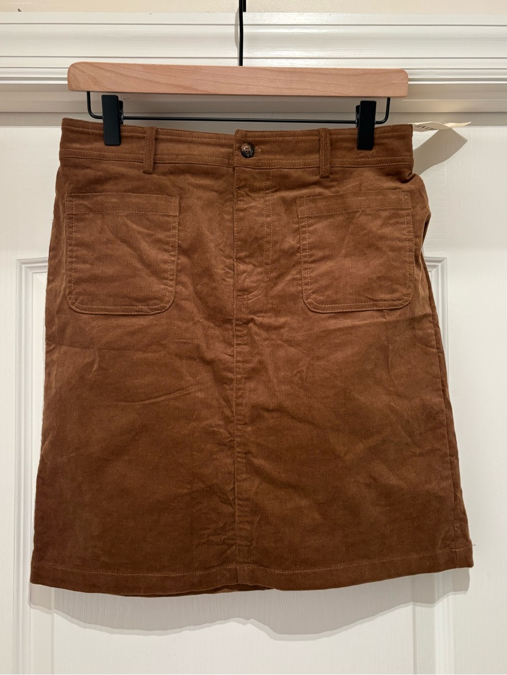 Women’s luvamia brown corduroy mini skirt w/front patch pocket size M NWT